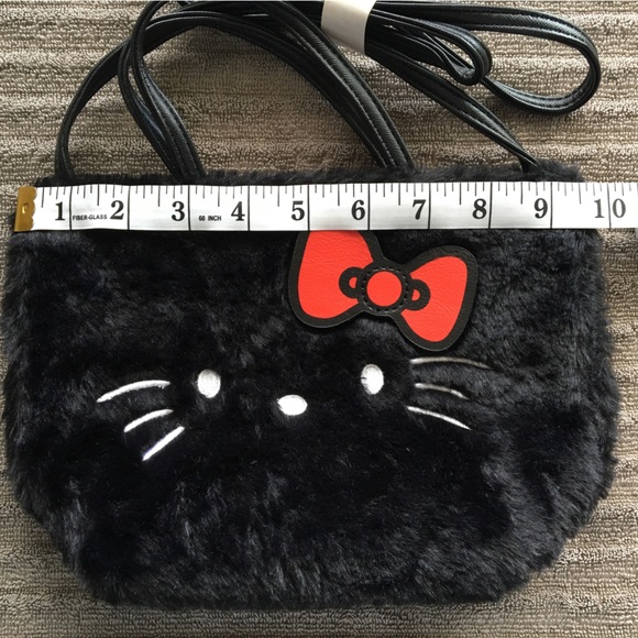 Furry Hello Kitty Tote - Picture 5 of 6